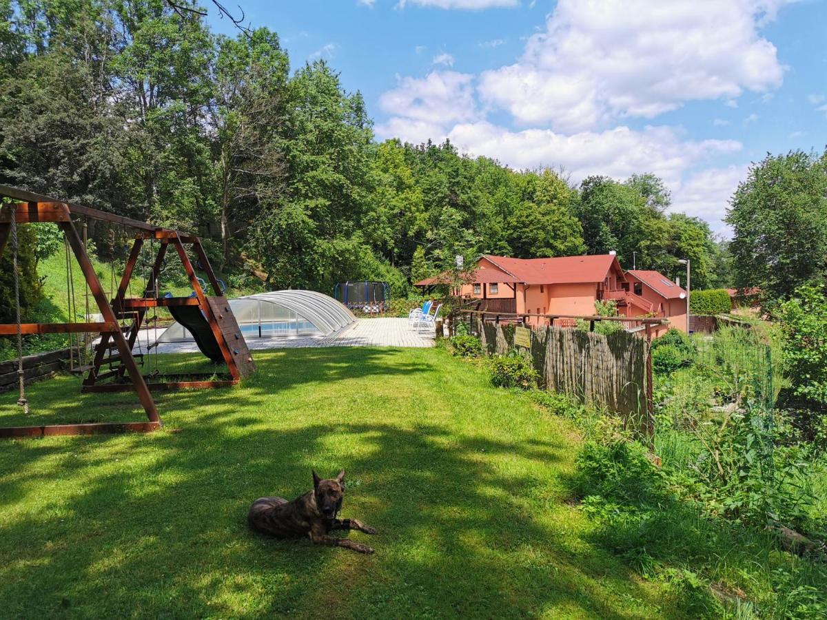 Liškův Mlýn Orlická přehrada Milesov Exterior foto
