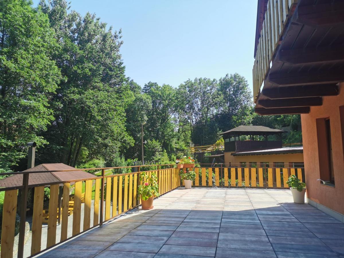 Liškův Mlýn Orlická přehrada Milesov Exterior foto
