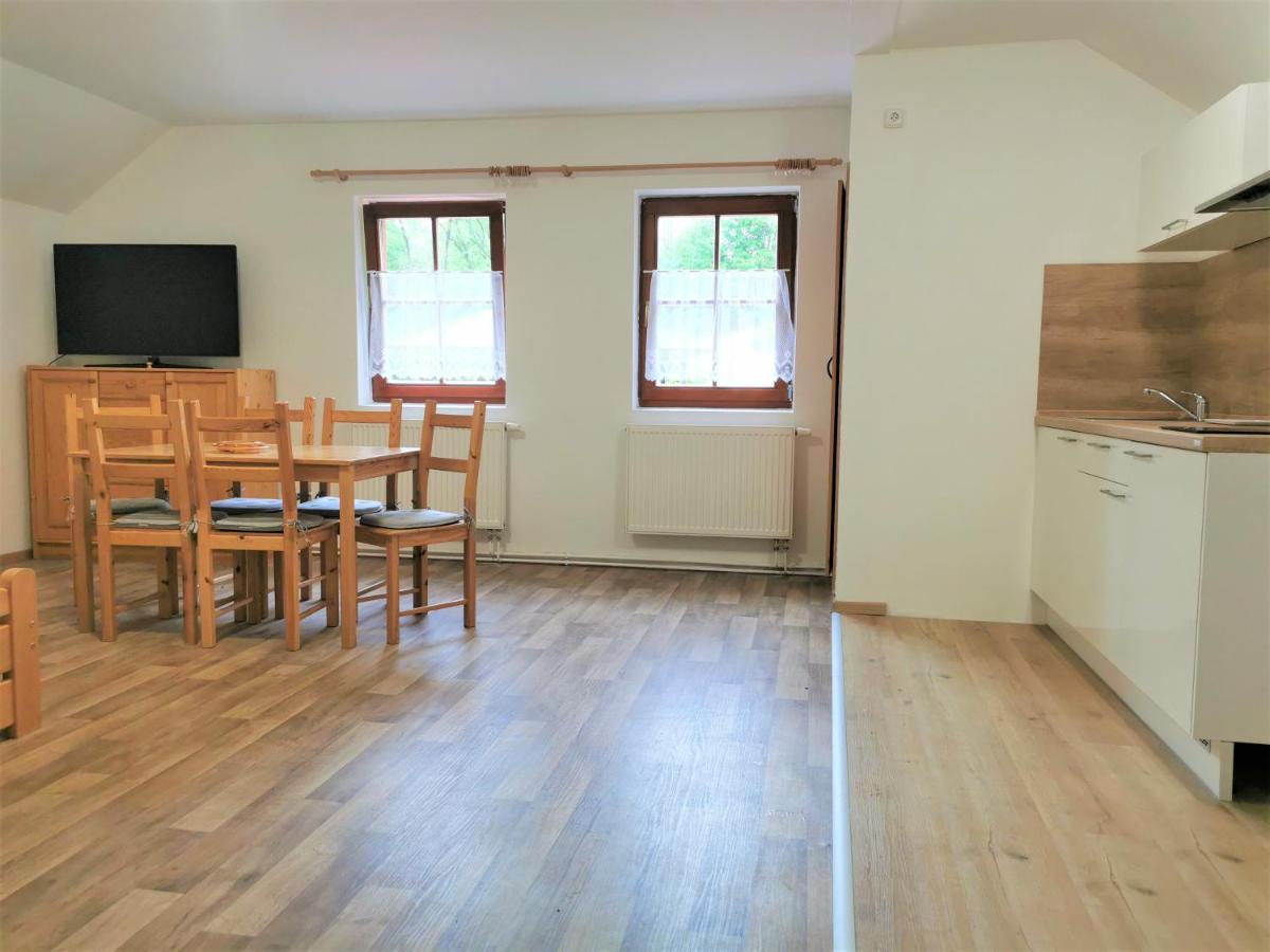 Liškův Mlýn Orlická přehrada Milesov Exterior foto