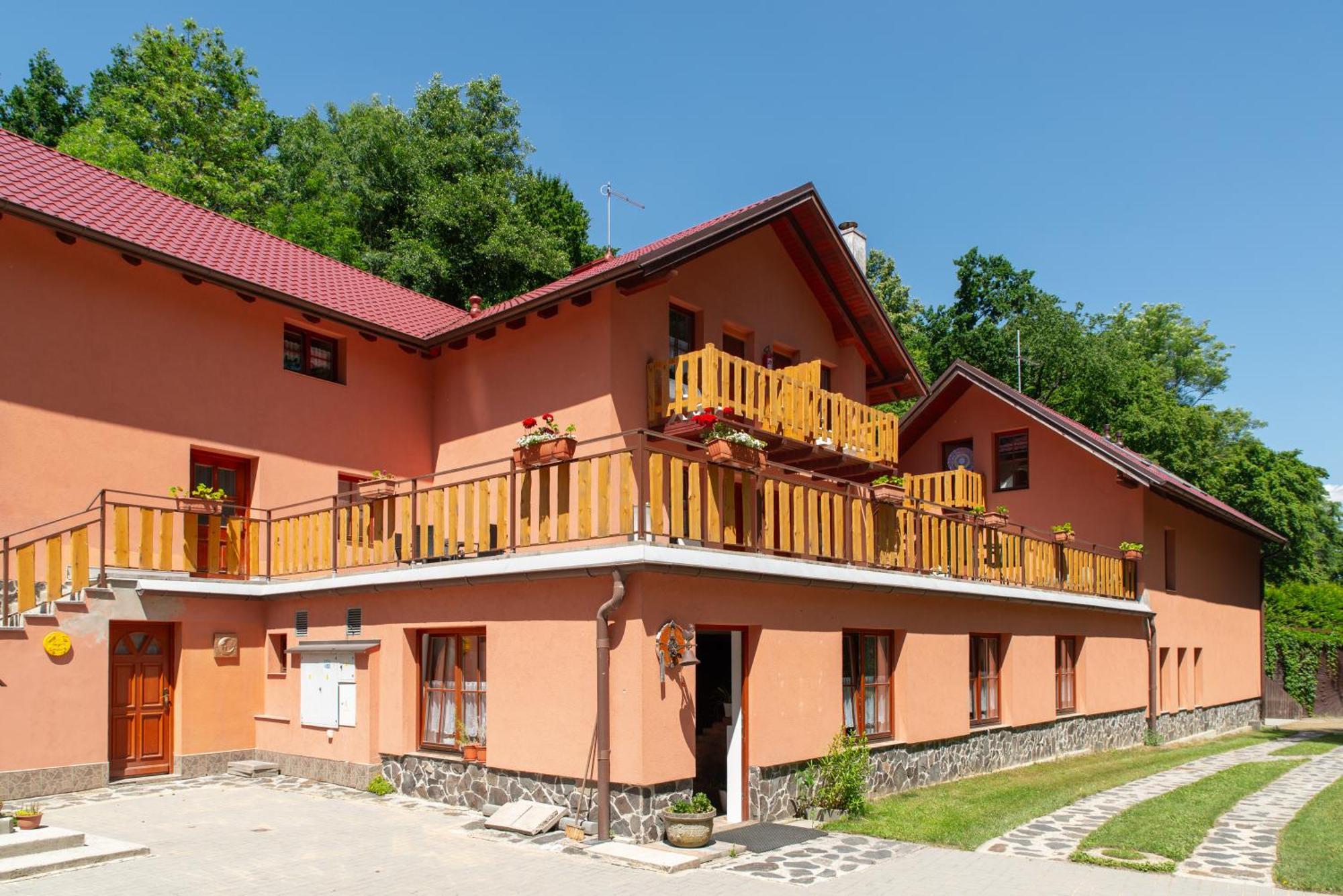Liškův Mlýn Orlická přehrada Milesov Exterior foto