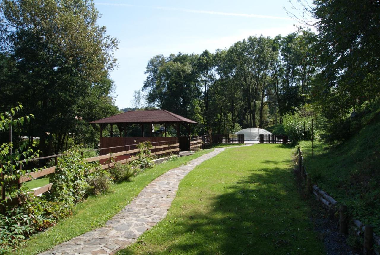 Liškův Mlýn Orlická přehrada Milesov Exterior foto